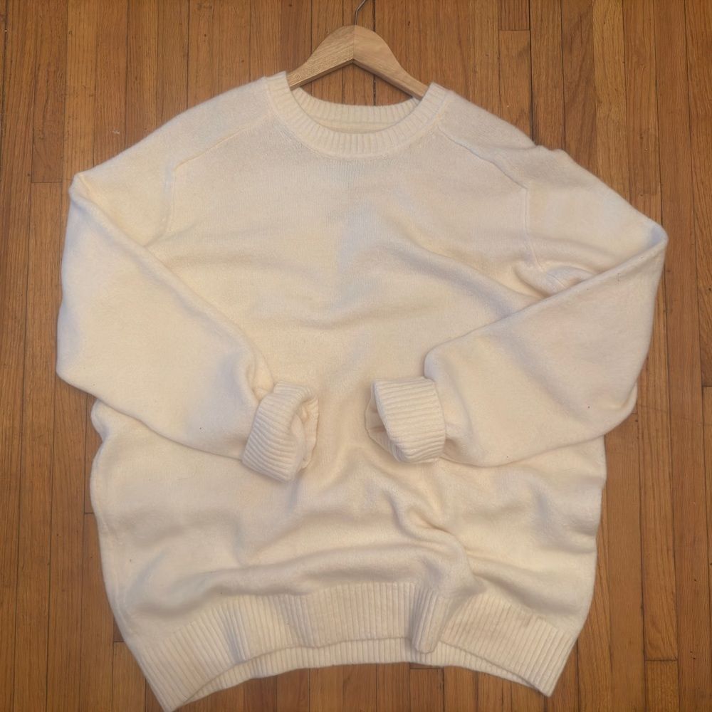 GAP Cream Crewneck Sweater